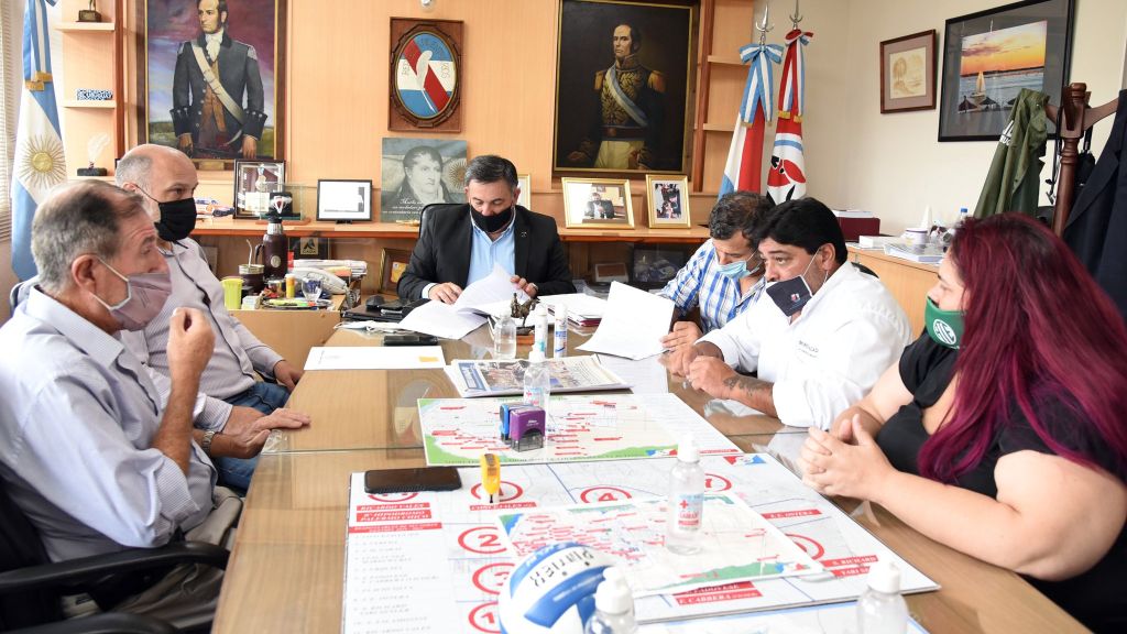 Oliva acordó que el aumento a los municipales sea del 52%