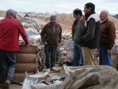 Los concejales Bertelotti, Sánchez y Deniz recorrieron la planta de Talita