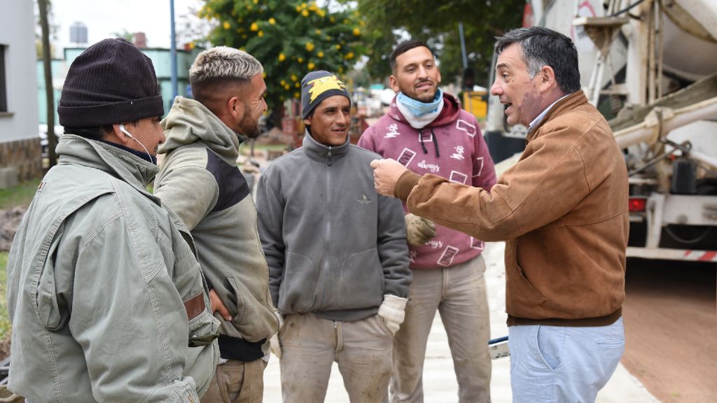 Simultáneas obras marcan la continuidad de la pavimentación