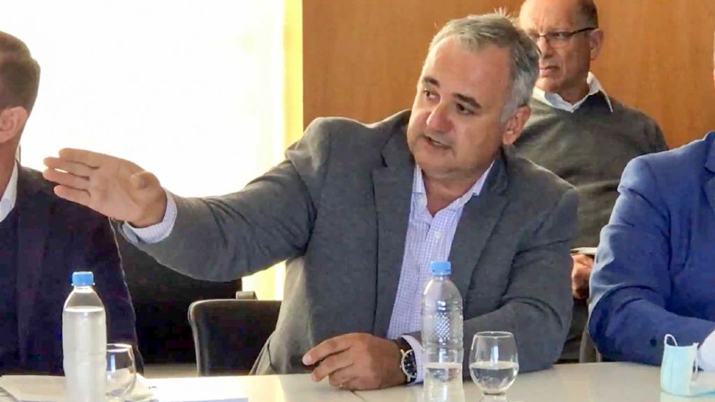 “La ocupación de los terrenos del tren nos perjudica enormemente”