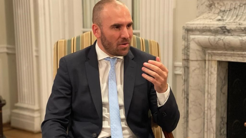 La lapicera de Alberto se la usó Guzmán; para renunciarle