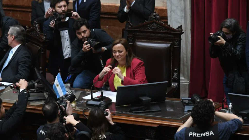 Por primera vez en la historia una mujer preside la Cámara de Diputados 