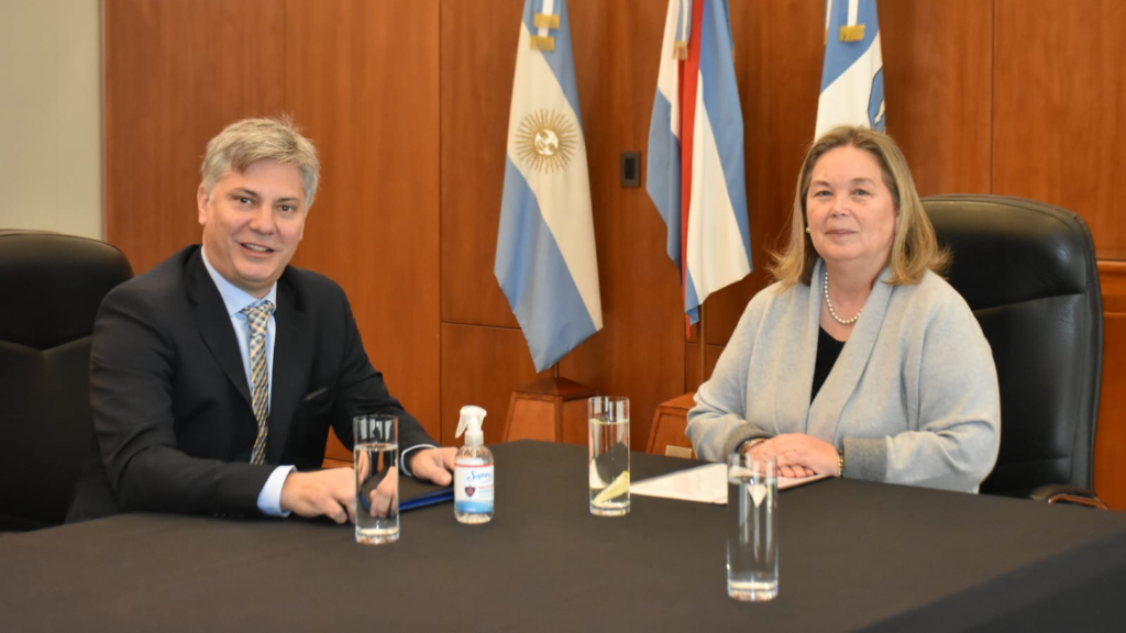 Convenio entre Iapser Seguros y el STJER