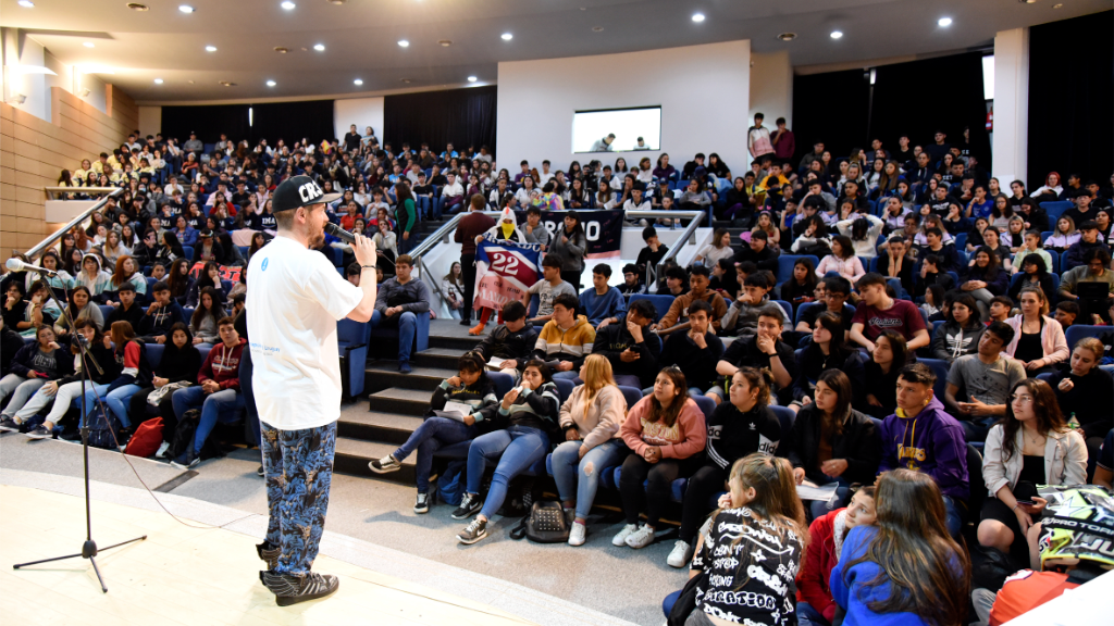 Multitudinaria convocatoria en la Estudiantina del Saber