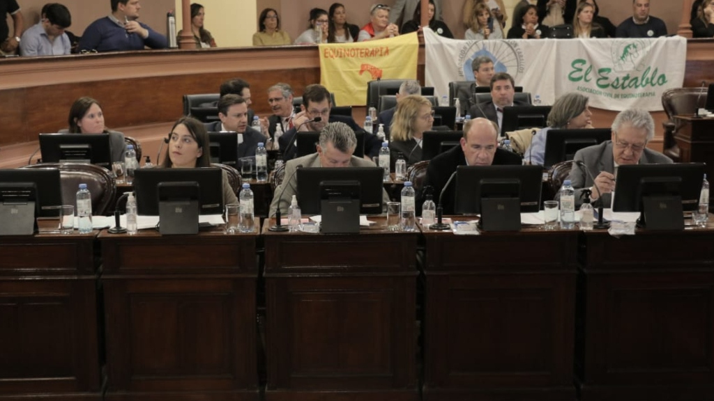 Tras el escándalo entre Varisco y Acosta se tensa más la interna entre el PRO y la UCR 
