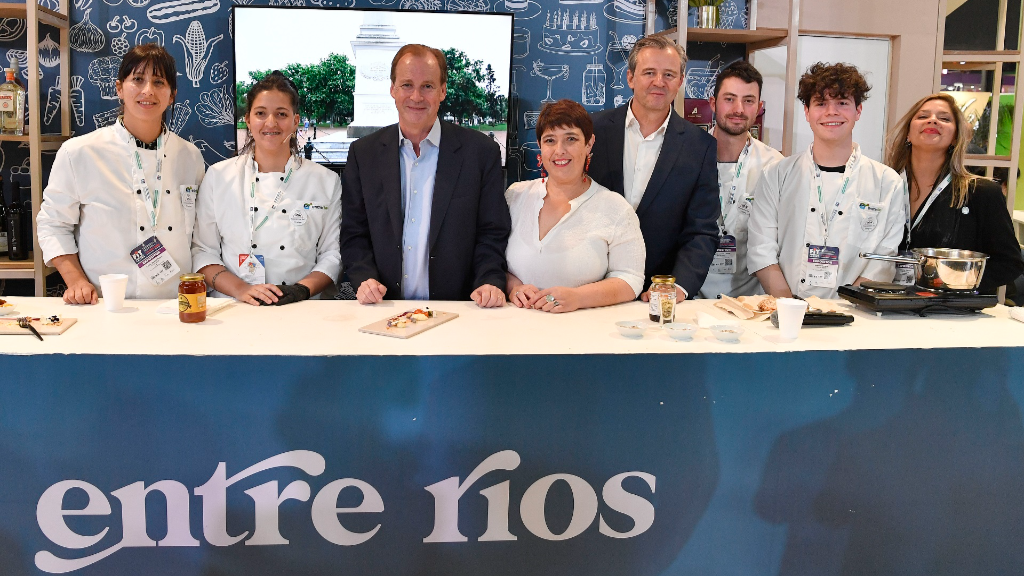 Uruguayenses presentaron un plato 100% entrerriano