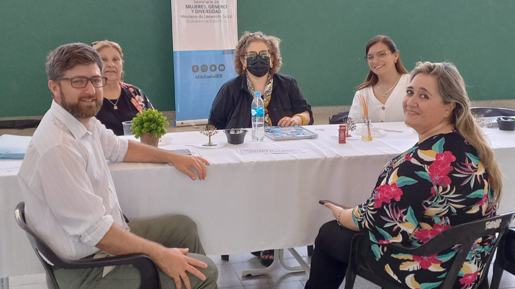 Santa Anita: reunión con la Secretaria de Mujeres, Género y Diversidad de la provincia
