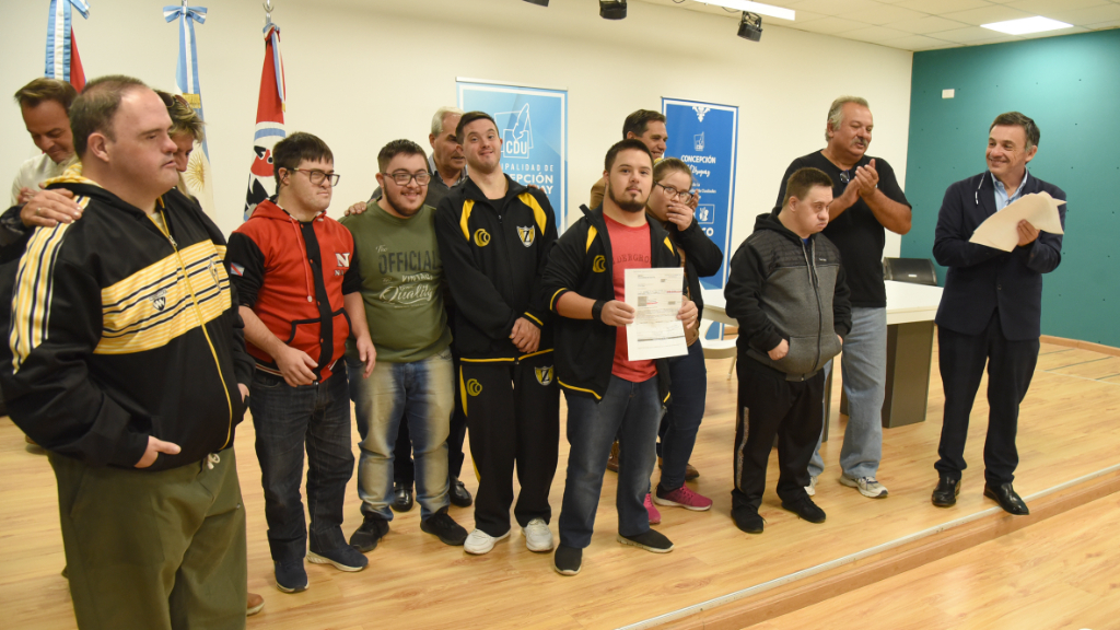 Entregaron más aportes al deporte uruguayense