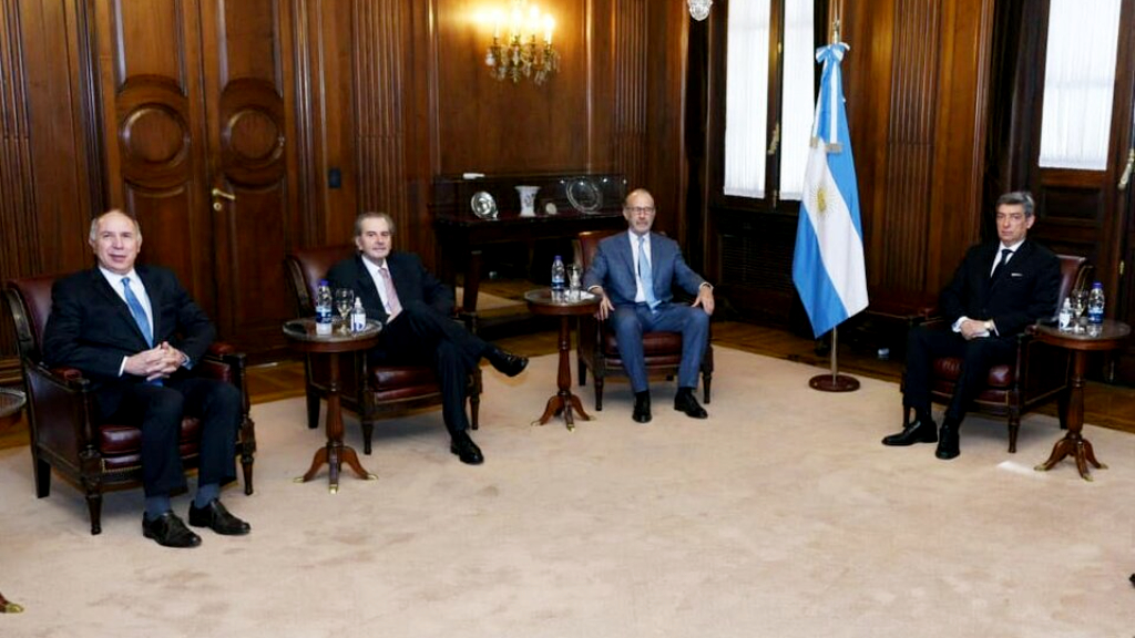 La Corte suspendió las elecciones en Tucumán y San Juan