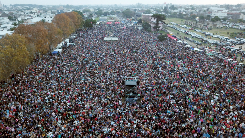 La K’onga hizo bailar a Concepción del Uruguay en su aniversario 240