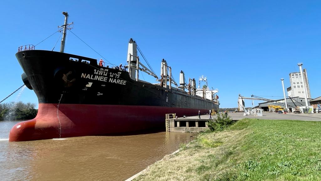 Puerto uruguayense: zarpó un buque e ingresó otro