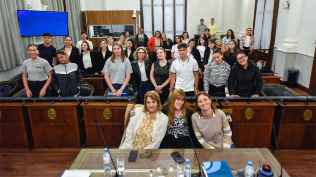 Escuelas del departamento Uruguay participaron del Senado Juvenil