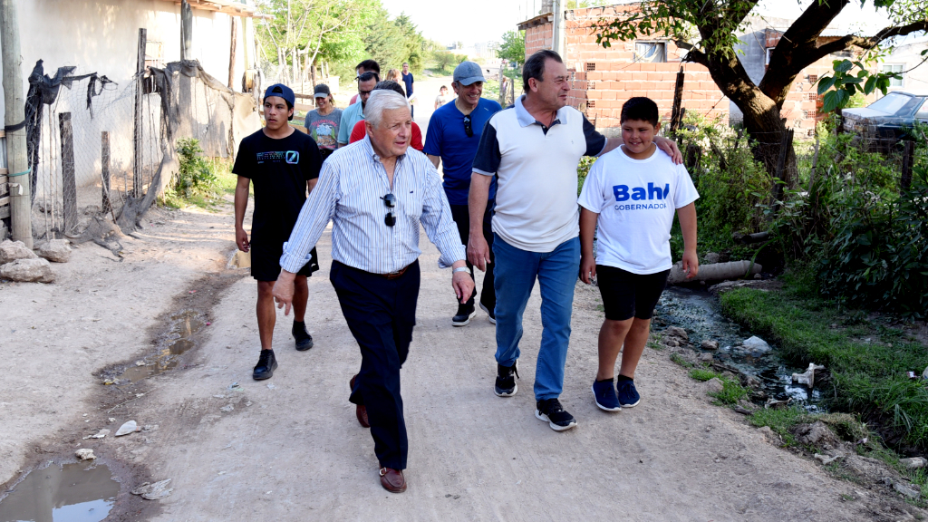 Lauritto cerró con caminatas