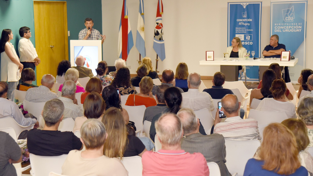 Presentan el libro “Historias del pasado uruguayense”