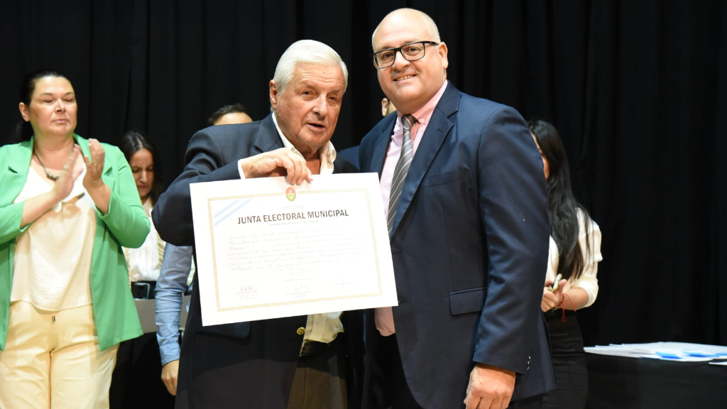 Lauritto recibió su diploma como intendente