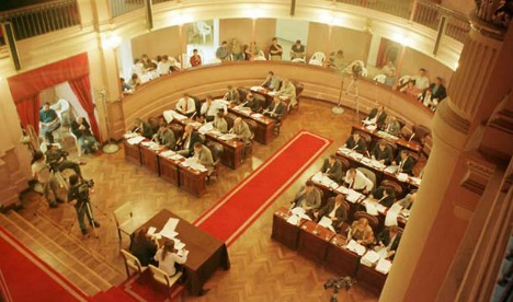 Diputados debaten hacer público el listado de deudores impósitivos