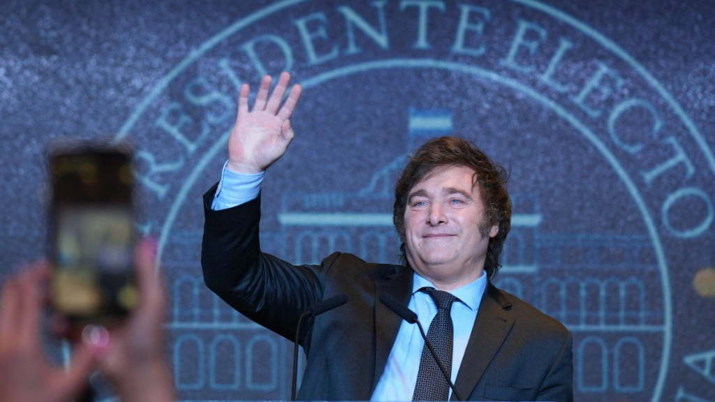 Milei les confirmó a los gobernadores que vuelve el impuesto a las Ganancias