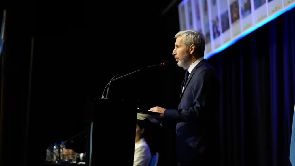 Frigerio disimula su apoyo al ajuste de Milei hablando de la herencia y del Kirchnerismo
