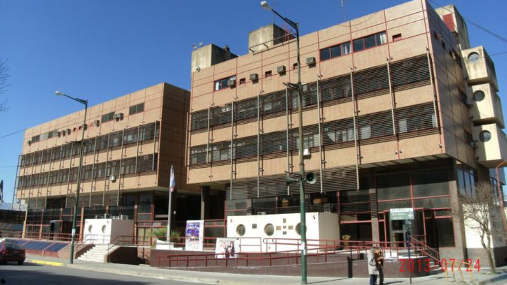 El conflicto se asoma en las paritarias municipales