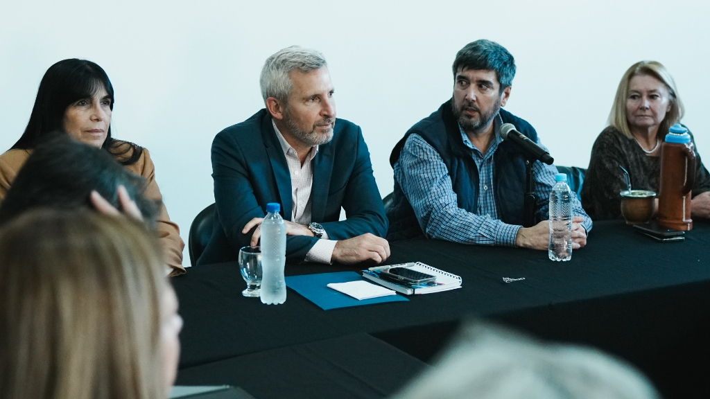 Frigerio dijo que la caída en la recaudación “no tiene antecedentes históricos”