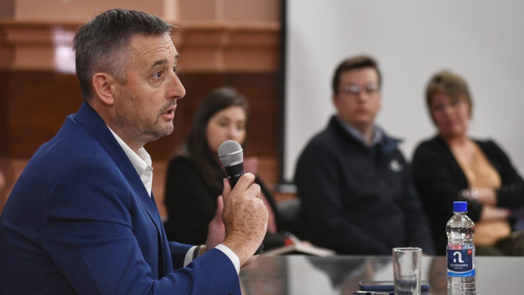 Hein avanza en la reorganización en Diputados