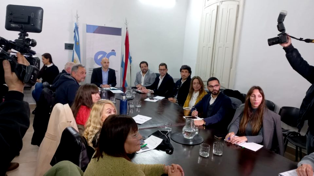 ATE destaco “avances” y UPCN aceptó la oferta salarial