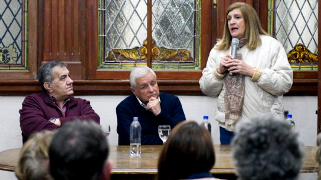 Lauritto devolvió la visita a Romero