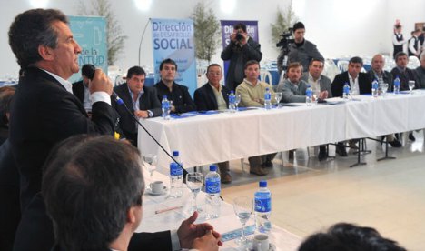 “Encontré en estos cinco compañeros madurez”, dijo Urribarri respecto de los intendentes Bustistas