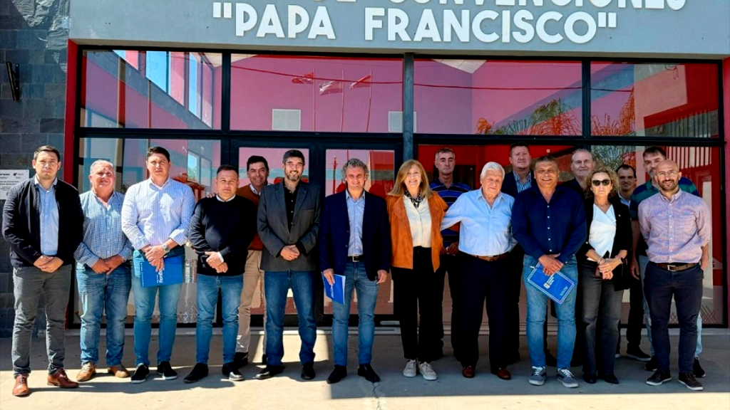 Intendentes acusan a Frigerio de violar la veda