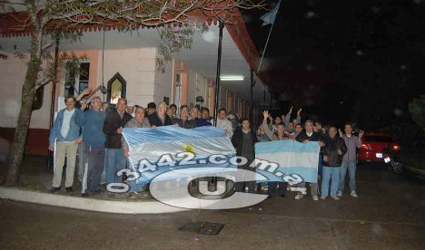El Gobierno Nacional informó que Prefectura cobrará normalmente; miembros uruguayenses reclamaban