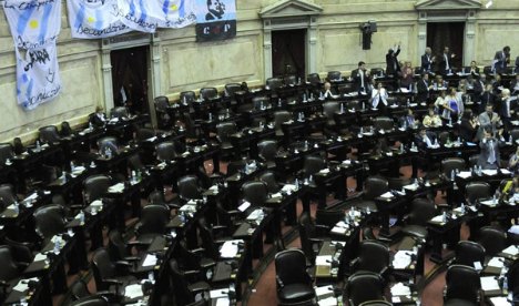 Se aprobó el voto joven: el FAP, la UCR y el PRO se ausentaron a la hora de la votación