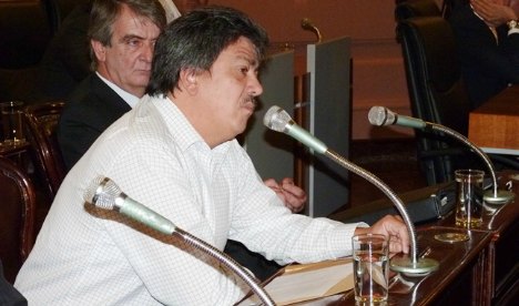 “La oposición parece que vive en un tarro de pomada