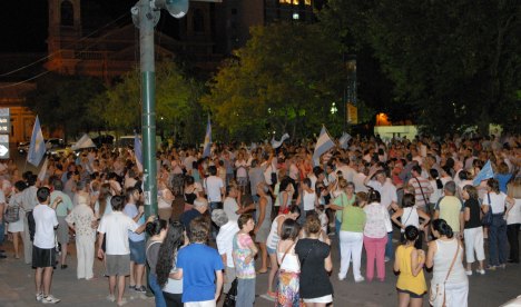 La Histórica tuvo su cacerolazo opositor