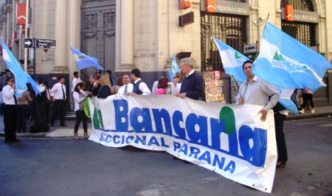 Los Bancarios adhieren al paro de Moyano, Michelli y Barrionuevo