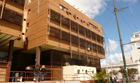 El Ejecutivo convocará a los artesanos que tomaron el Mercado para buscar una solución