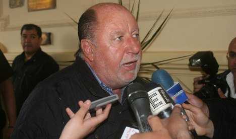 Busti pidió