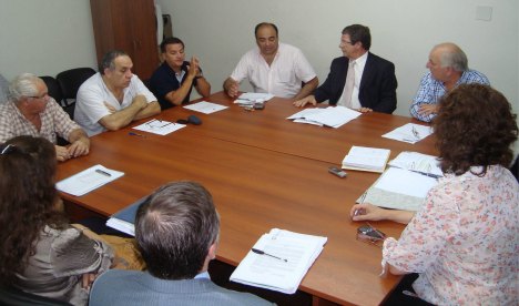 Flores se reunió con Cettour para impulsar los traslados sanitarios aéreos
