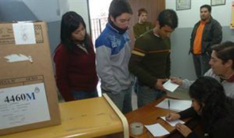 Media sanción al voto joven para los cargos provinciales