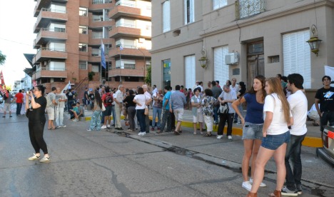 Agrupaciones frente al Juzgado Federal | Imagen: Babel, Clara Chauvin