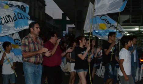 Marcha hacia la Policía Federal | Imagen: Babel, Clara Chauvin