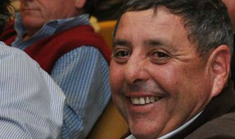 De Ángeli consiguió la licencia en la FAA para dedicarse a su candidatura