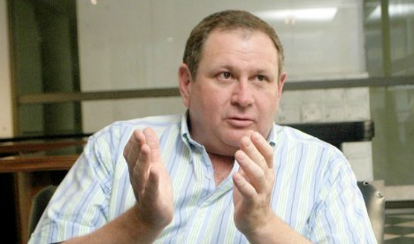 Rogel viaja a Venezuela por los funerales de Chávez