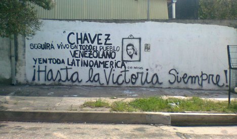 Una pintada sobre Chávez terminó en una denuncia