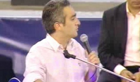 “Basta de la sarasa que no va a ningún lado, acá estamos discutiendo dos modelos”, aseveró Larroque