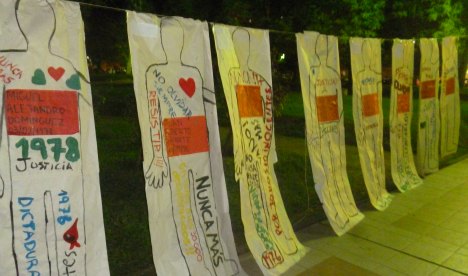 Los desaparecidos uruguayenses estuvieron presentes en forma de siluetas