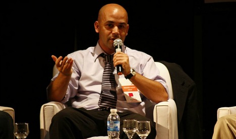 El Director Nacional Electoral y un Stand Up en el encuentro de la peña