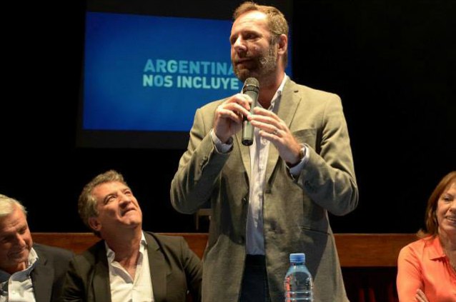 El padre Molina salió a bancar la candidatura de Urribarri: “Espero que llegues a ser Presidente”