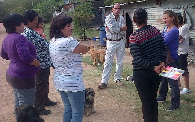 Bertelotti recorre barrios y piensa su plataforma