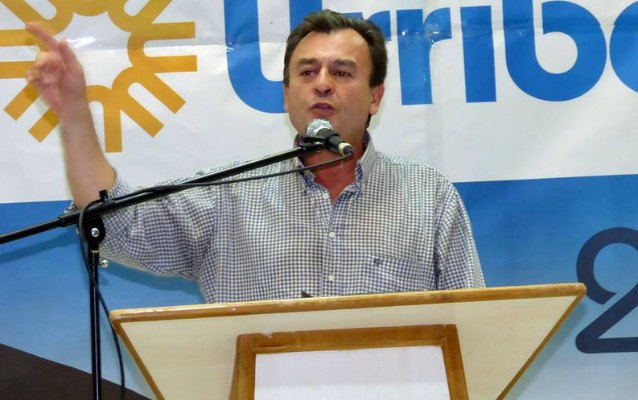 “Urribarri se debería sentar con todos los precandidatos y acordar una fórmula”