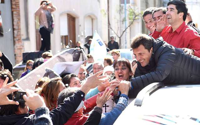 Massa en Concordia, de caravana y con dardos hacia Macri y Scioli